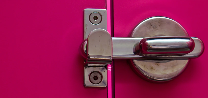 Childproof Gate Lock in Lucerne Valley, California